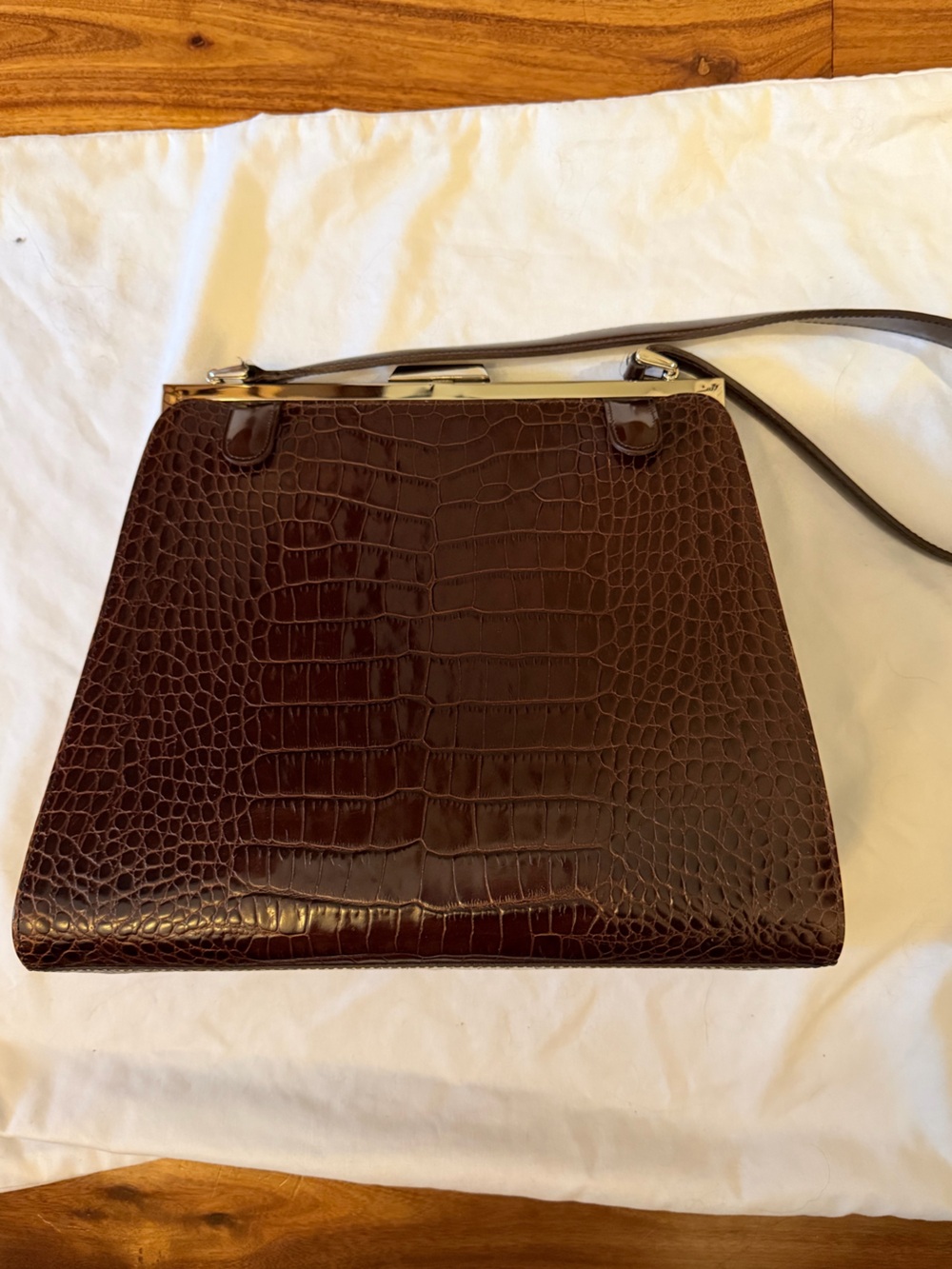 Greta Garbo Vintage Brown Croc-Embossed Leather Transitional Shoulder Bag - Picture 2 of 8